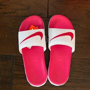 Nike Slides Women’s Magenta Pink and White